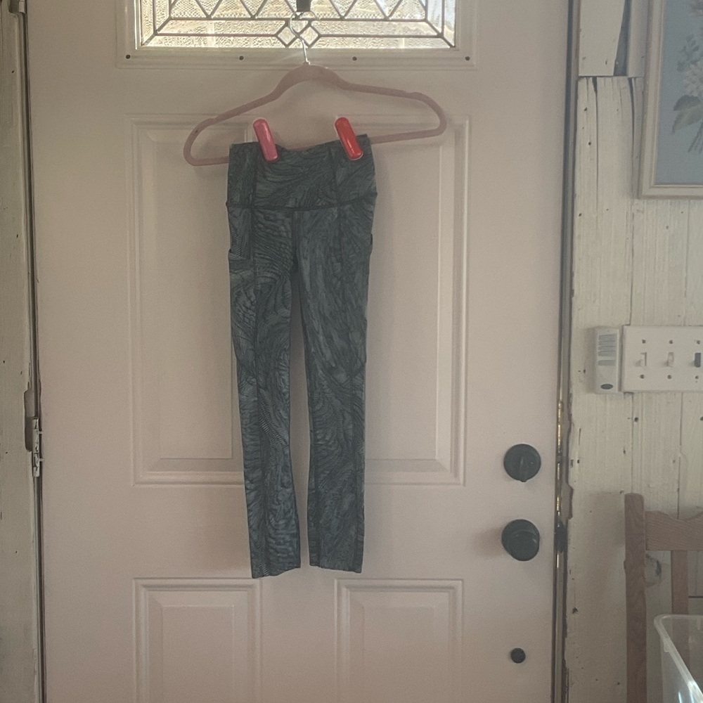 Fast and free high rise tight with pockets